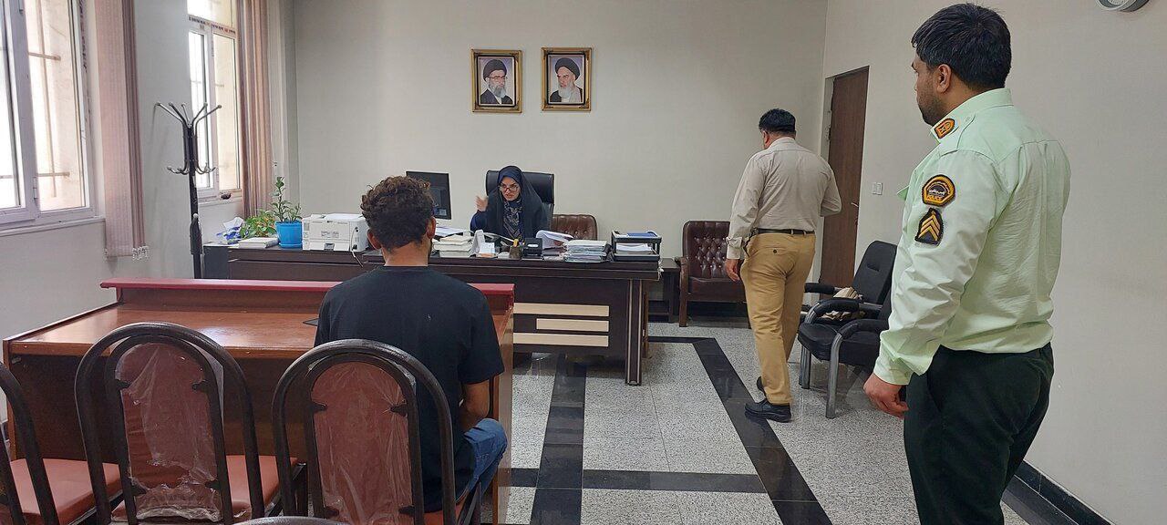 این زن تنها بازپرس ویژه قتل در دادسرای ویژه جرایم نوجوانان تهران است/ عکس