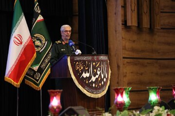 تاکید رئیس ستاد کل نیروهای مسلح بر حتمی بودن پاسخ ایران به اسرائیل؛ انتقام قطعی است/ در دام بازی و تحریکات رسانه‌ای دشمن نمی‌افتیم