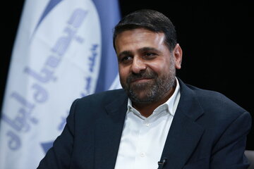 باید چاقو به استخوان برسد که نماینده سراغ استیضاح برود / انتقاد عضو کمیسیون اجتماعی از طرح های استیضاح 4 وزیر در مجلس