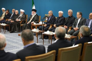 رهبر انقلاب به هیات دولت: حل مسئله گرانی و تورم از اولویتهای فوری است /حتما به سفر استانی بروید /از جوانان بیشتر استفاده کنید رهبر انقلاب به هیات دولت: حل مسئله گرانی و تورم از اولویتهای فوری است /حتما به سفر استانی بروید /از جوانان بیشتر استفاده کنید