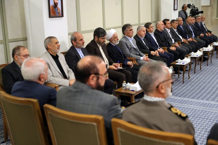 تصاویری از دیدار هیات دولت با رهبرانقلاب