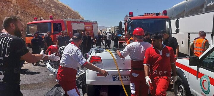 تصادف ۲ اتوبوس و ۲ سواری در جاده حمیل به کرمانشاه با ۶ کشته و ۳۰ مصدوم