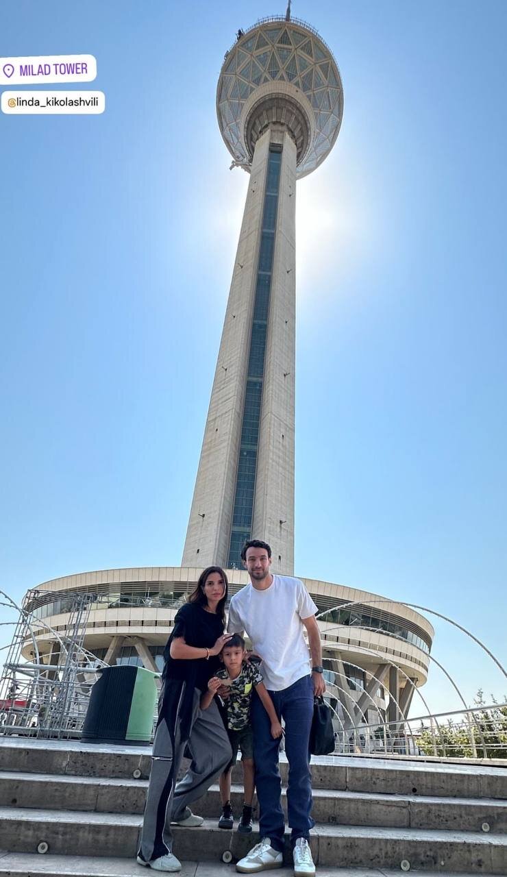 عکس | گشتوگذار خانوادگی ستاره خارجی پرسپولیس در برج میلاد