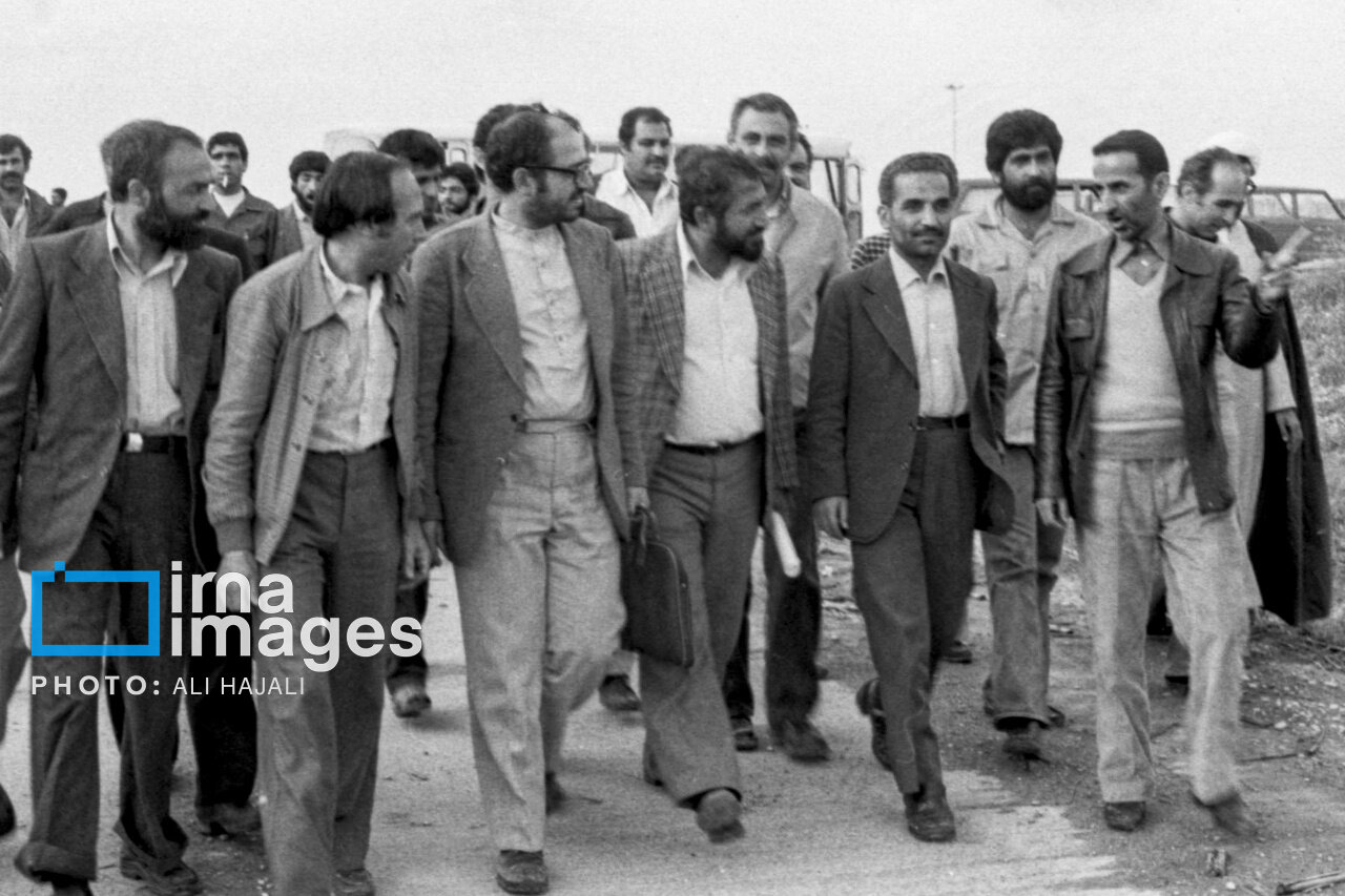 تصاویر تاریخی از شهید رجایی در کنار بنی صدر، غرضی و میرسلیم