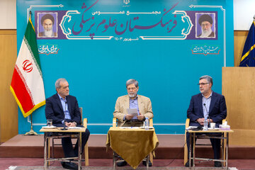 پزشکیان: بالاترین ظلم، عدم پذیرش حرف درست به خاطر گروه و جناح خودمان است/ اگر خود را عقلکل بدانیم، هیچ مشکلی را نمی توان حل کرد پزشکیان: بالاترین ظلم، عدم پذیرش حرف درست به خاطر گروه و جناح خودمان است/ اگر خود را عقلکل بدانیم، هیچ مشکلی را نمی توان حل کرد