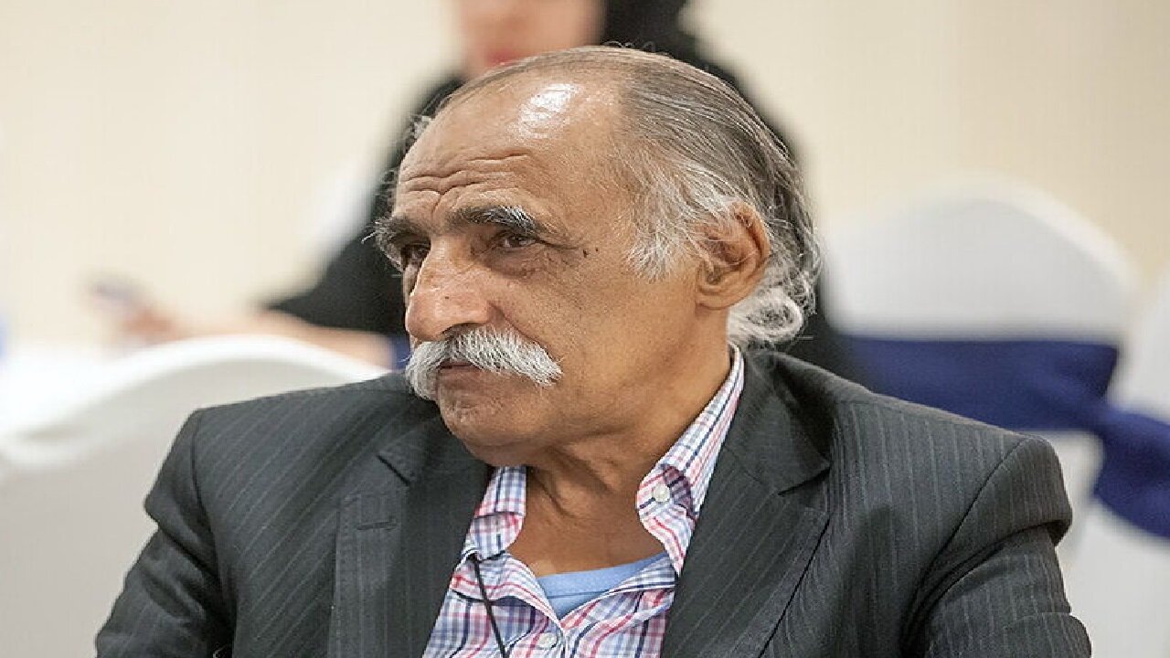 نویسندگان این سرزمین در غربت و سختی چشم از جهان فرو میبندند؛ پیش از آن که دیر شود فکری کنید