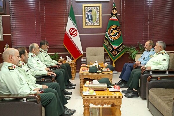 عکسی از سردار قاآنی و سردار حاجیزاده در کنار وزیر پزشکیان /سردار رادان هم بود