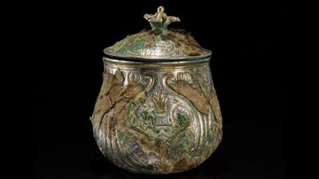 ظرف نقره گنجینه وایکینگها، متعلق به شاهنشاهی ساسانی از آب درآمد/ عکس