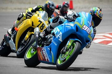 تکچرخ زدن دلالها در پیست موتورسواری / ورزشکاران تقاص پولدارها را میدهند!