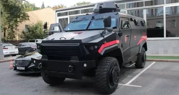 قدرتنمایی تانک چینی در خیابانهای روسیه/ عکس