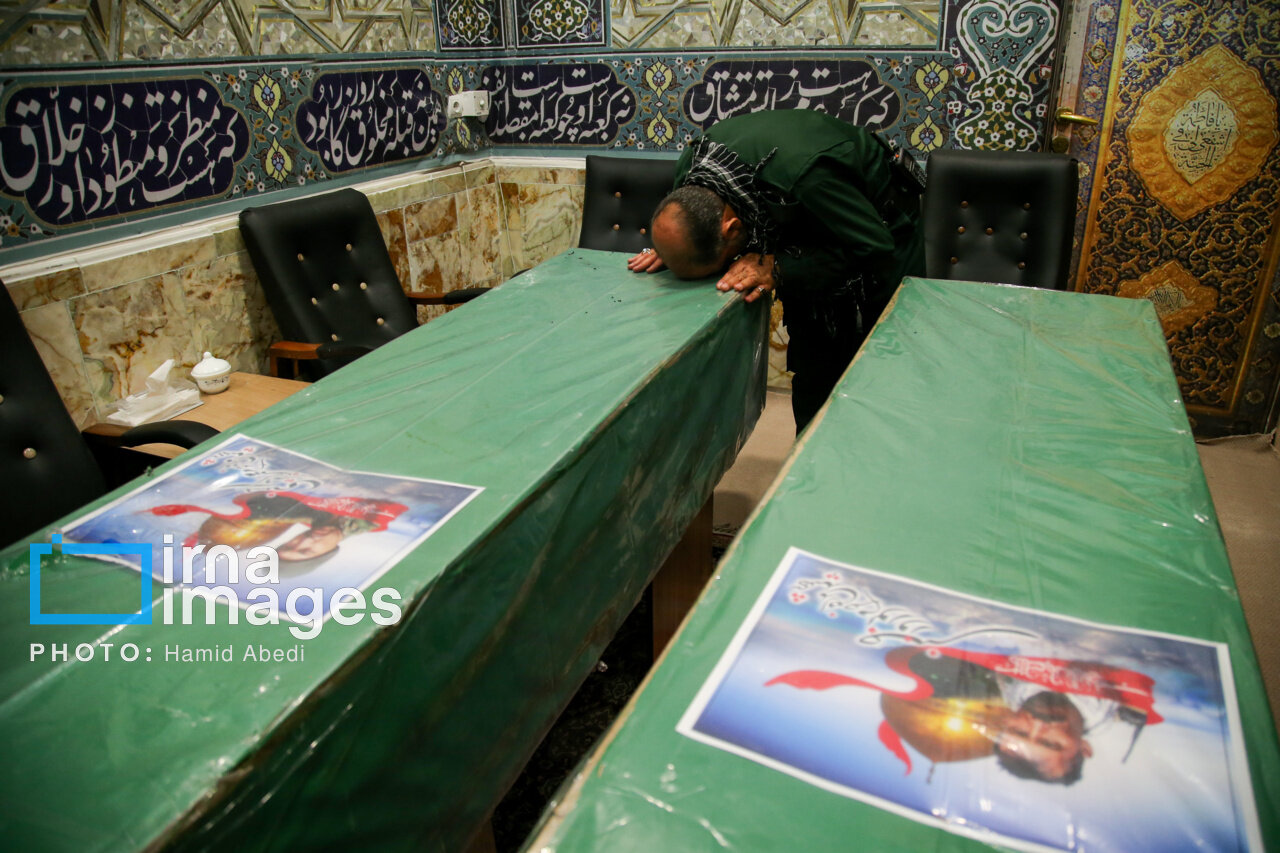 تصاویری از تشییع دو شهید لشکر فاطمیون در قم