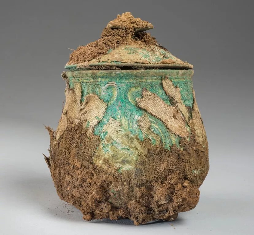 ظرف نقره گنجینه وایکینگها، متعلق به شاهنشاهی ساسانی از آب درآمد/ عکس