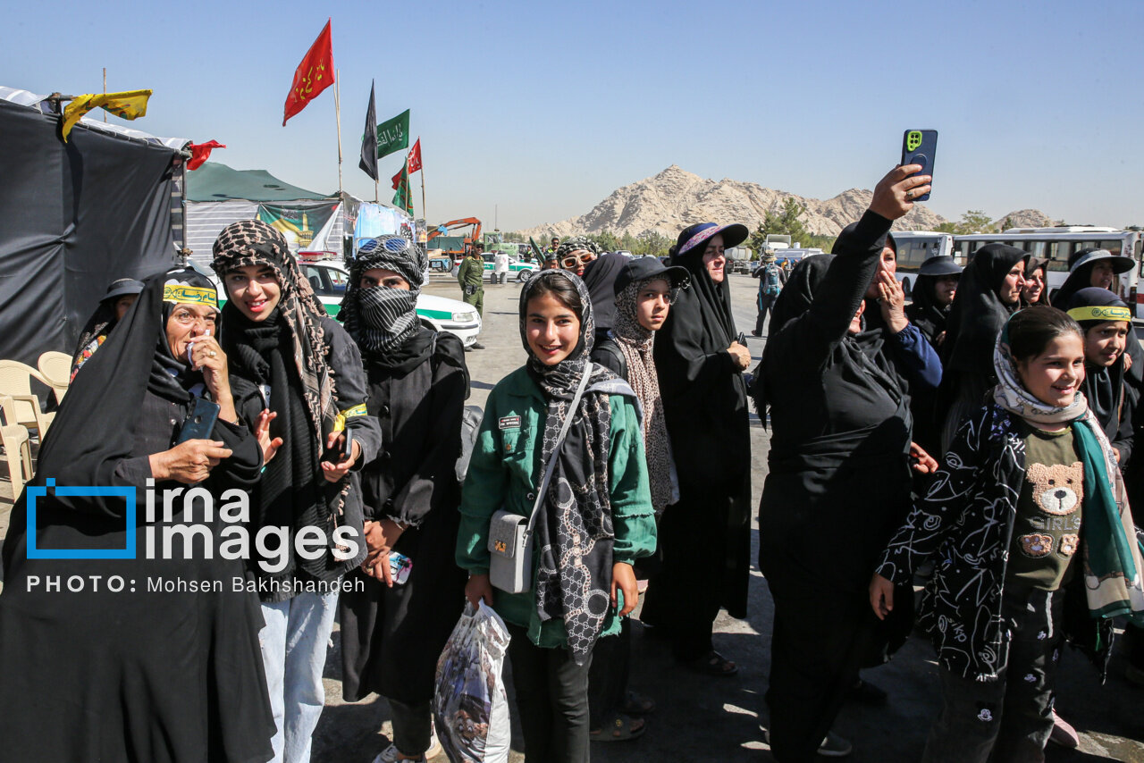 واکنش جالب مردم به دیدار با پزشکیان / بازار سلفی داغ شد + عکسها