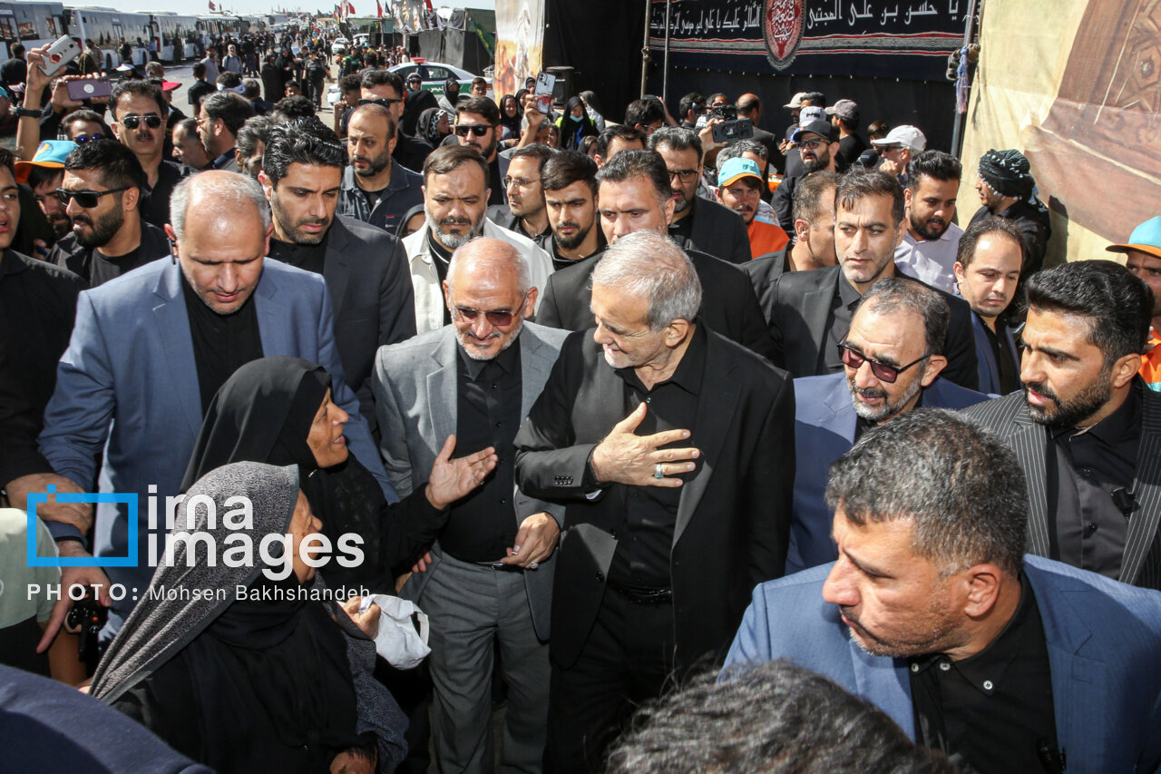 واکنش جالب مردم به دیدار با پزشکیان / بازار سلفی داغ شد + عکسها