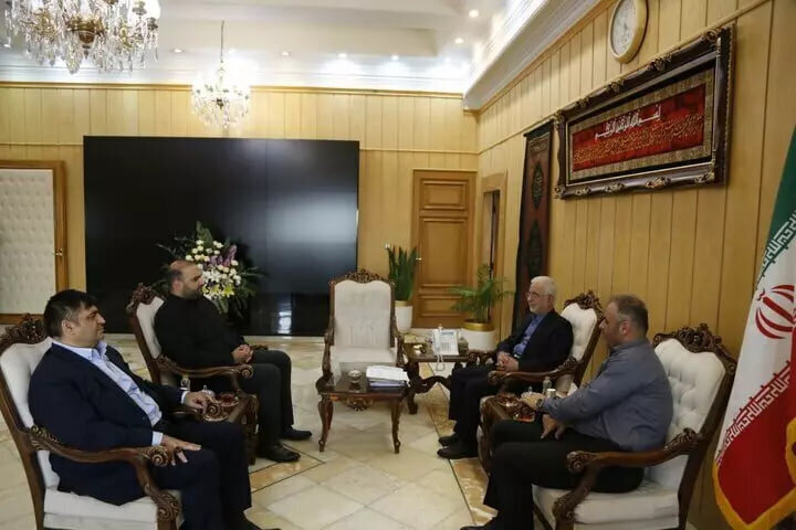 عکسی از دیدار قهرمانان وزنه برداری با وزیر کشور / رضازاده و بهداد سلیمی هم بودند 2