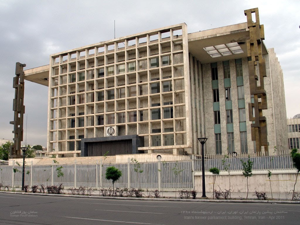 کاخ سنا، گنجینهای که در حال ویرانی است