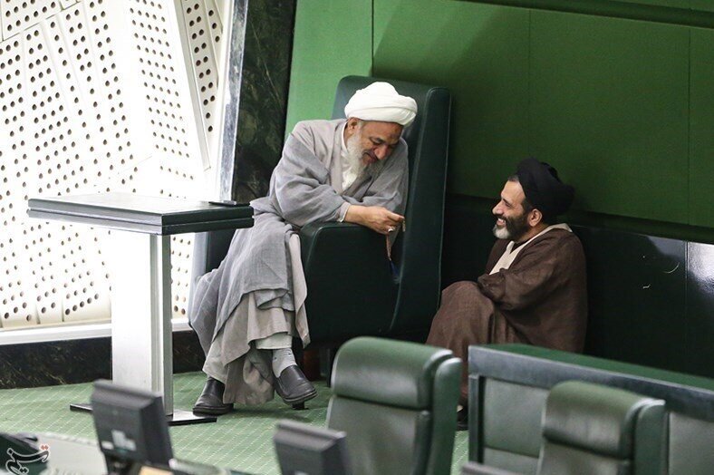 پس لرزه اظهارات آقاتهرانی درباره لایحه حجاب/ یا نمی دانید فرهنگ چیست یا نمی دانید چهار پنجم یعنی چه؟/ چهار پنجم از کجا آمده؟ چرا مثلا دو سوم، نه؟!