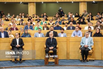 پزشکیان: نگاه اورژانسی به کسانی باشد که دیده نمی‌شوند / نخبگان بمانند و مشکلات را حل کنند