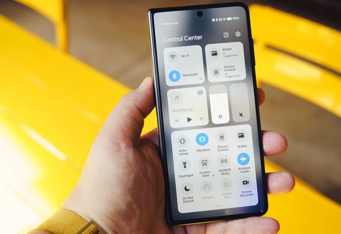 باریکترین گوشی تاشوی دنیا