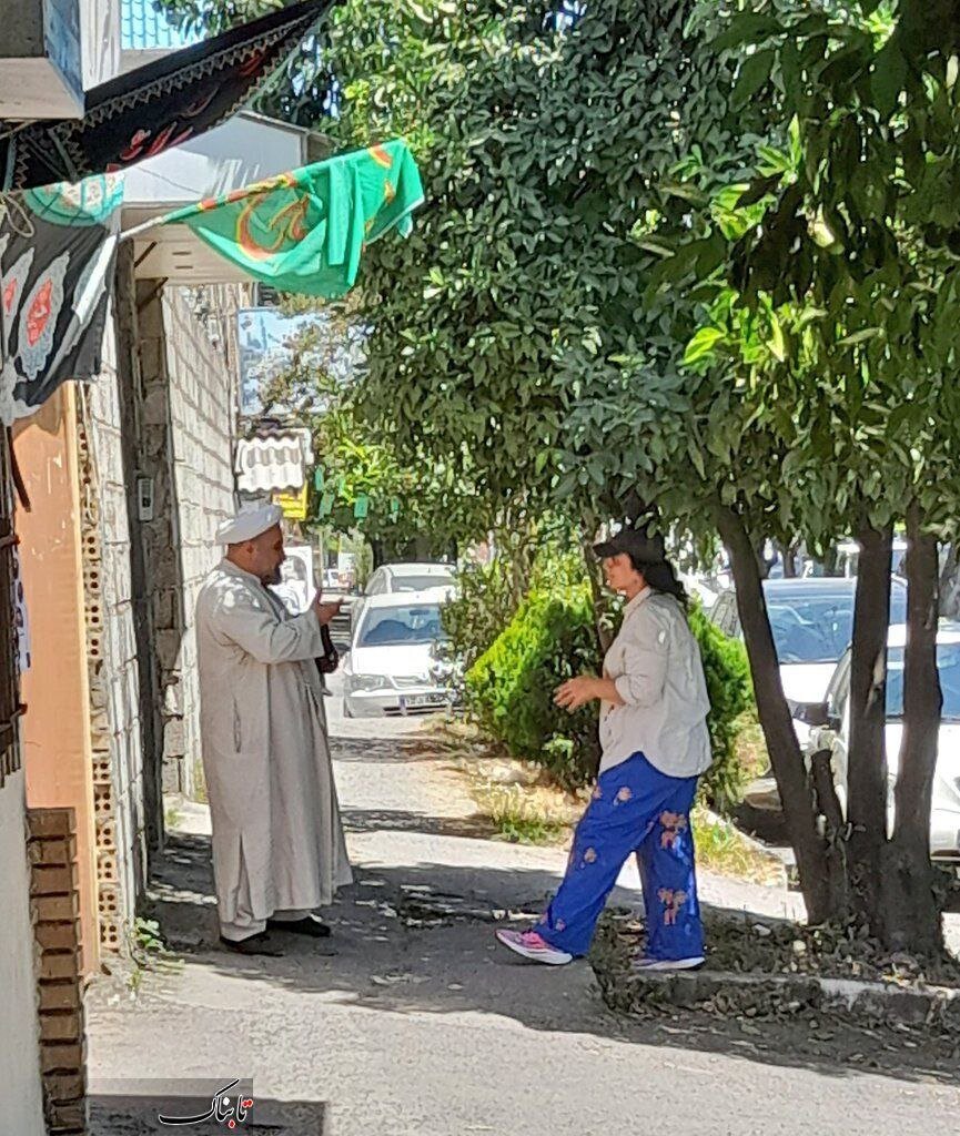 عکس گفتگوی این روحانی و زن در خیابان وایرال شده است 2
