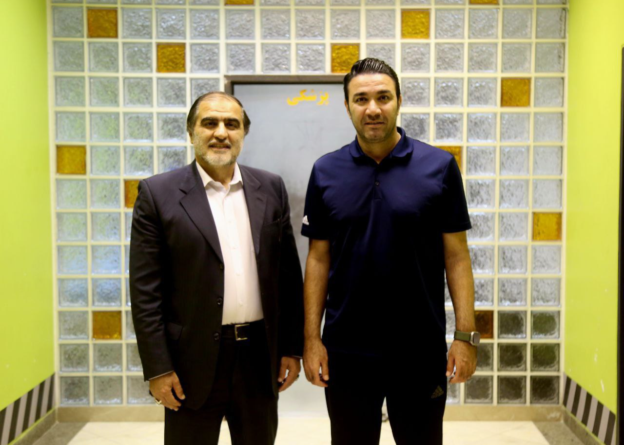 عکس| حمایت تمام قد نماینده هلدینگ از نکونام