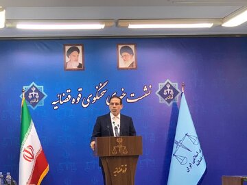 درخواست 100 هزار میلیاردی از رییس بانک مرکزی با اسناد جعلی
