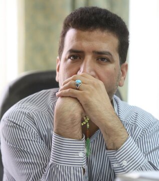 عرضه آثاری چون شاهنامه در قالب هنر تاتر و سینما، اعتدال را به حوزه هنر برمیگرداند و مانع از ابتذال میشود  عرضه آثاری چون شاهنامه در قالب هنر تاتر و سینما، اعتدال را به حوزه هنر برمیگرداند و مانع از ابتذال میشود
