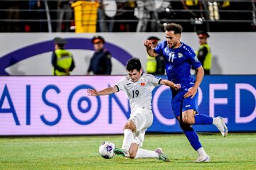 عکس | جادوی ستاره پرسپولیس با لباس آبی؛ محبوب سرخ‌ها در آغوش یک استقلالی