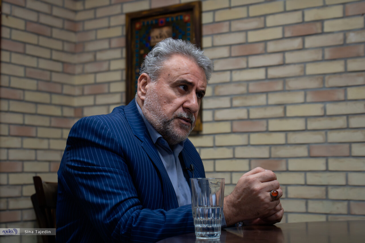 فلاحتپیشه: ایران و آمریکا بهدنبال توافق جدید هستند / روسیه به ایران خیانت کرد / کل پول تهاتر بنزین، نصف تخفیف نفتی ما به چین است 4