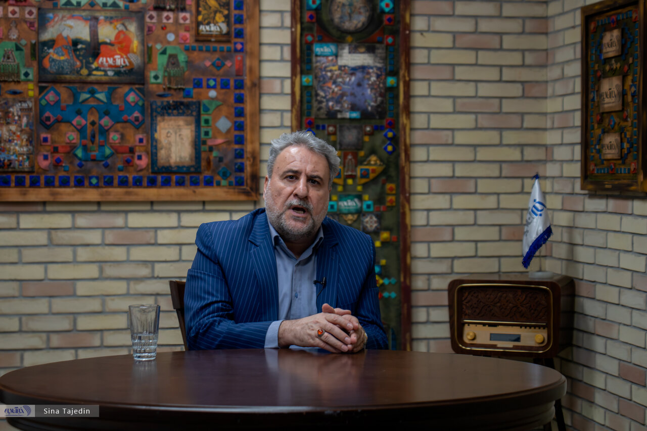 فلاحت پیشه: حضور ۸ میلیون افغان در ایران یک خطر جدی است /پزشکیان زورش نرسید کابینهاش را بیاورد /تشکیلات جریان افراطی بسیار قوی است