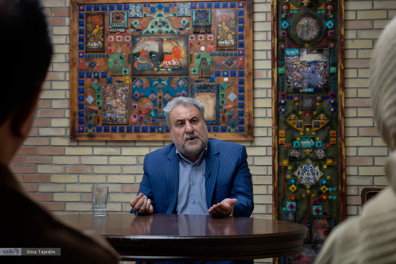 فلاحت پیشه: حضور ۸ میلیون افغان در ایران یک خطر جدی است /پزشکیان زورش نرسید کابینهاش را بیاورد /تشکیلات جریان افراطی بسیار قوی است