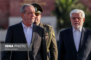 عکس پربازدید از آجودان رئیس جمهور در مراسم بدرقه اولین سفر خارجی عکس پربازدید از آجودان رئیس جمهور در مراسم بدرقه اولین سفر خارجی