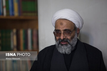 پس لرزه اتهام زنی نبویان علیه پزشکیان و وزرایش/استاد حوزه علمیه: مفسده عمومی است؛ مدعی العموم این غائله را ختم کند
