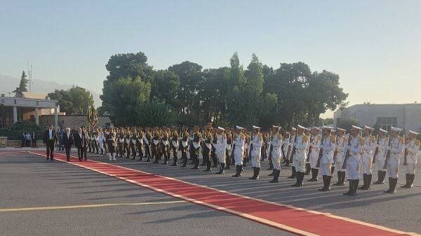 تصاویری از پزشکیان در یادمان شهید سلیمانی و ابومهدی المهندس در عراق