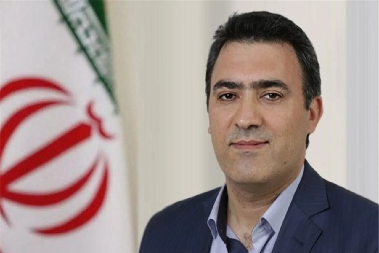 ساز ناکوک معاون وزیر ارتباطات علیه رفع فیلترینگ / بهزاد اکبری:«کیفیت تجهیزات فیلترینگ ارتقا یابد»