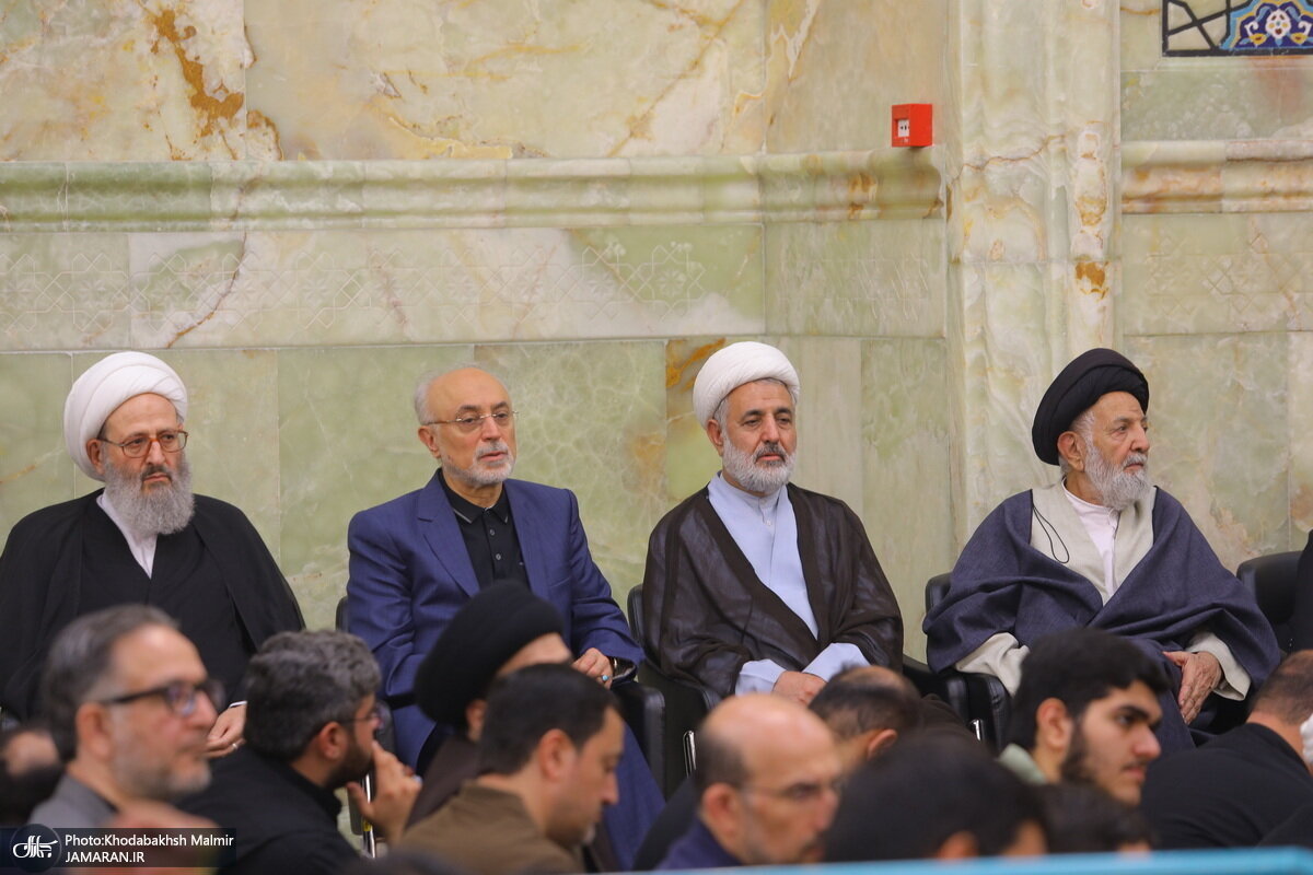 عکسی از خوش و بش صالحی با آتشزننده برجام/ علی خمینی هم بود