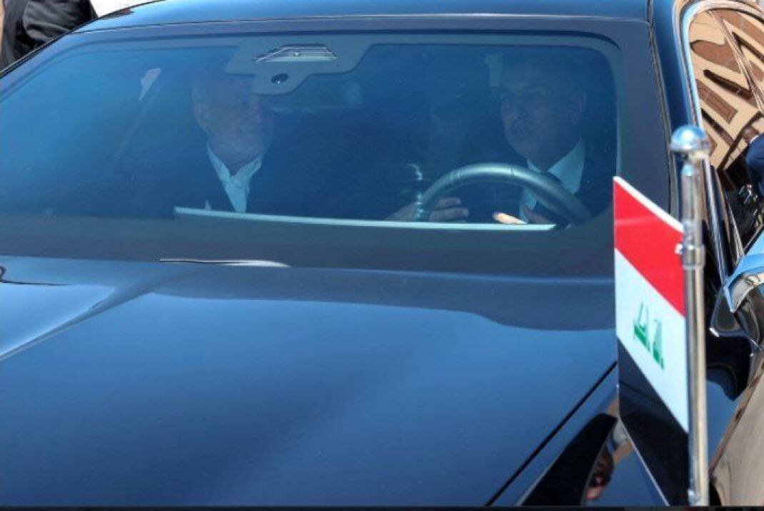 عکس | تصویری جالب از رانندگی استاندار بصره برای پزشکیان در سفر به عراق