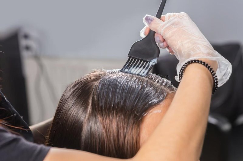 رنگکردن مو منجر به نابینایی یک زن شد