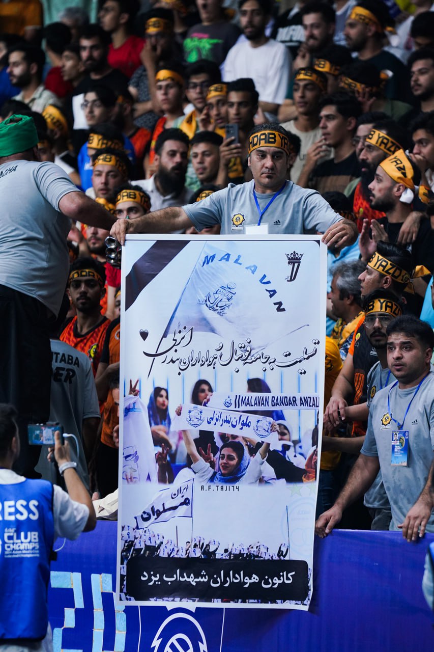 عکس| تسلیت والیبالیها برای حادثه تلخ فولادشهر