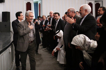 آیین رونمایی از آلبوم «ش م س» به آهنگسازی کیخسرو پورناظری و خوانندگی همایون شجریان