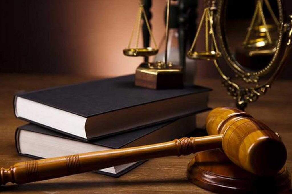 سوءقصد به ۲۱ وکیل؛ وکلای جوان و وکلای زن در معرض خشونت/ «در برخی از سریالها وکلا به عنوان ناقضین قانون نمایش داده میشوند»