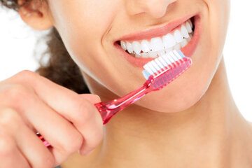 آیا میتوان دندانها را زیاد مسواک زد؟ آیا میتوان دندانها را زیاد مسواک زد؟