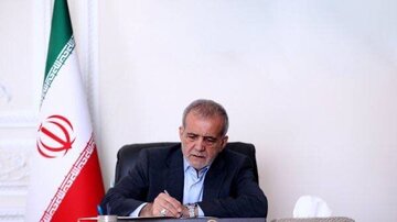 اولین عکس از پزشکیان در یک مدرسه دخترانه در روز اول سال تحصیلی اولین عکس از پزشکیان در یک مدرسه دخترانه در روز اول سال تحصیلی