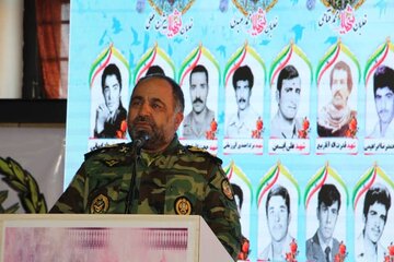 فرمانده ارشد ارتش: سه روز بعد از پیروزی انقلاب توطئه ها علیه کشور آغاز شد/ دشمن تلاش دارد امید را از جوانان بگیرد فرمانده ارشد ارتش: سه روز بعد از پیروزی انقلاب توطئه ها علیه کشور آغاز شد/ دشمن تلاش دارد امید را از جوانان بگیرد