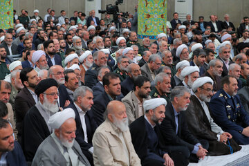 عکسی از وزیر روحانی که همنشین پزشک رهبری شد / طیب نیا هم آمده بود / گپ و گفت وزیر کشور با مخبر در بیت رهبری