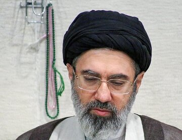 سیدمجتبی خامنهای درس خارج فقه و اصول خود را تعطیل کرد / آیا رهبری مطلع بودند؟