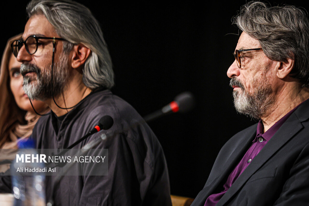 رونمایی از تاریخ هنر به روایت حسین علیزاده/انتقاد از توسعه آموزش واپسگرا در موسیقی/نگاه هویتی به موسیقی ایران 3 رونمایی از تاریخ هنر به روایت حسین علیزاده/انتقاد از توسعه آموزش واپسگرا در موسیقی/نگاه هویتی به موسیقی ایران