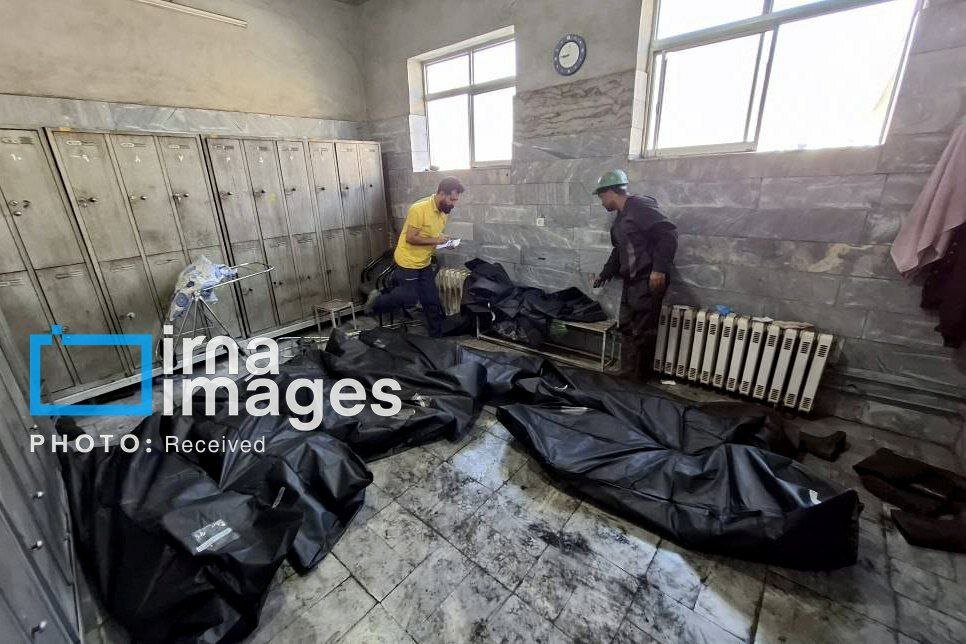 پیکر ۲۸ جانباخته معدن طبس به خانواده‌ها تحویل داده شد/ معدن‌چیان اهل کدام استان‌ها بودند؟