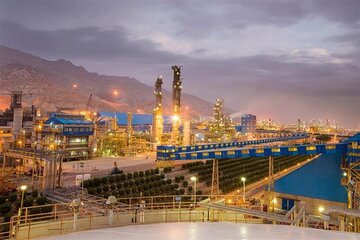 رشد ۳۴ درصدی تولید پتروشیمی ارومیه در شش ماهه نخست امسال رشد ۳۴ درصدی تولید پتروشیمی ارومیه در شش ماهه نخست امسال