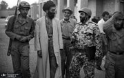عکس/ رهبر انقلاب در ۲۴ سالگی سوار بر قایق، تالاب انزلی سال ۱۳۴۲